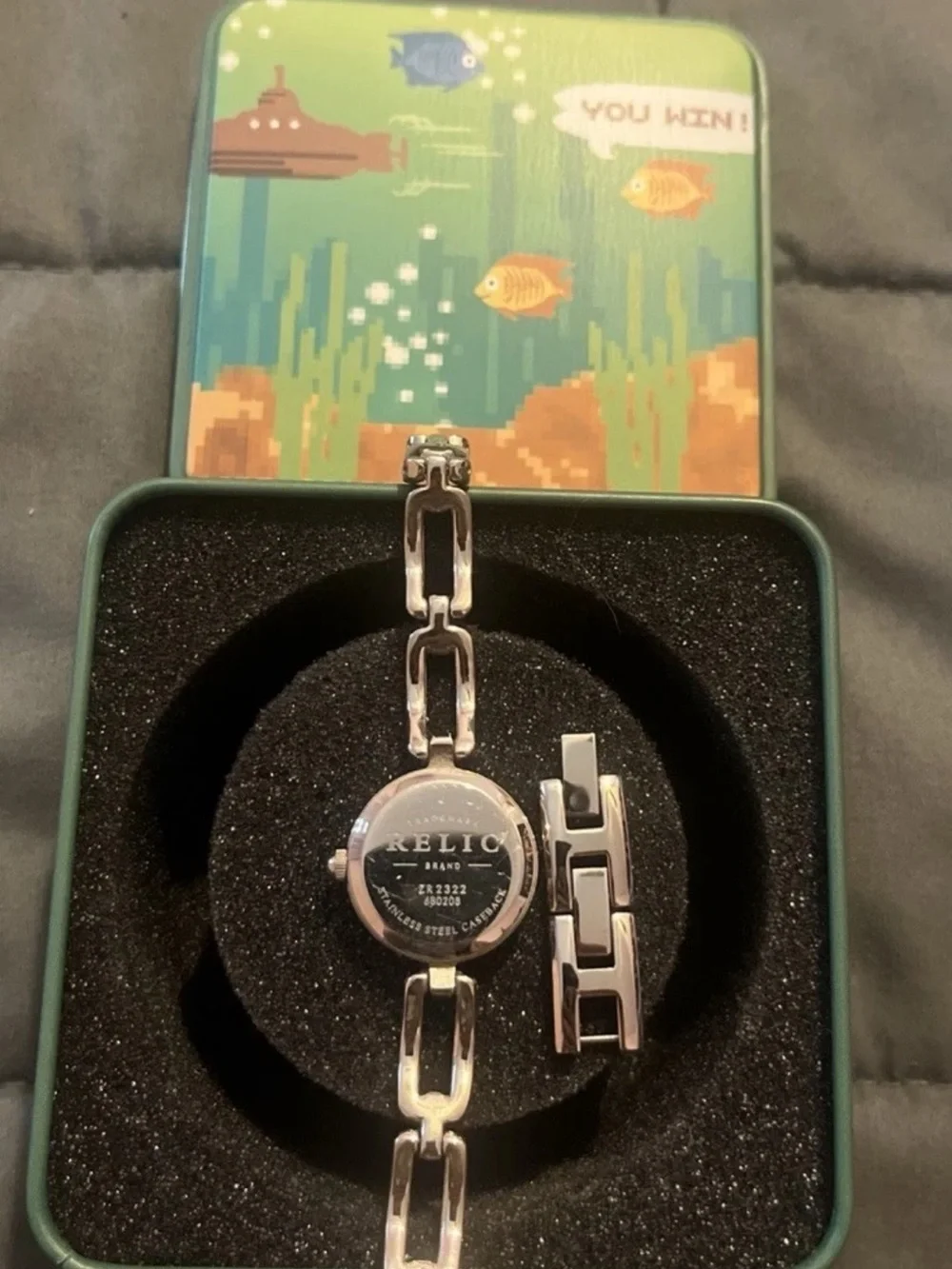 Rare Relic Fossil Women’s Watch Silver Tone Bracelet Retro Video Game Tin Read